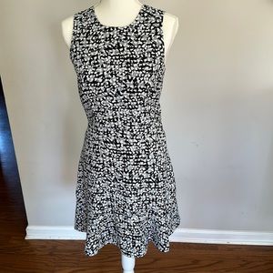 Banana Republic size 4 black, white and grey dress